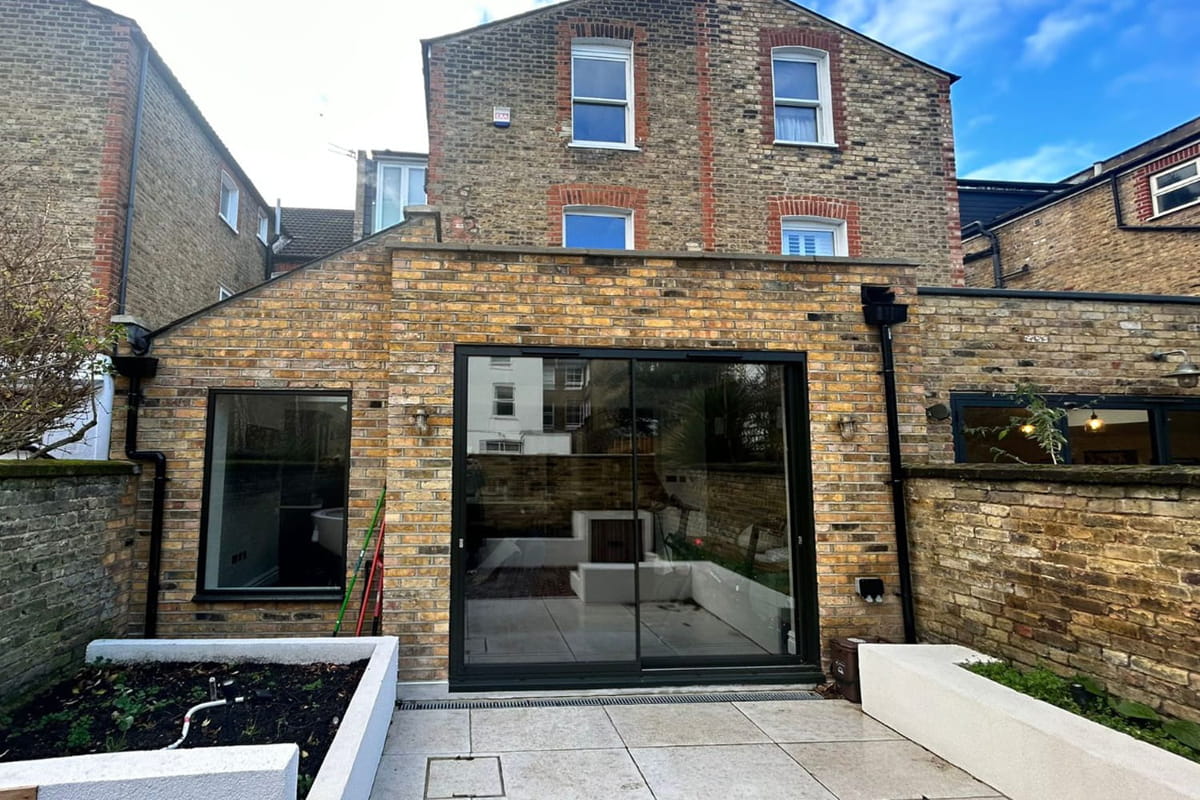 Rear Extension vs Side Return Extension - G & J Construction LTD